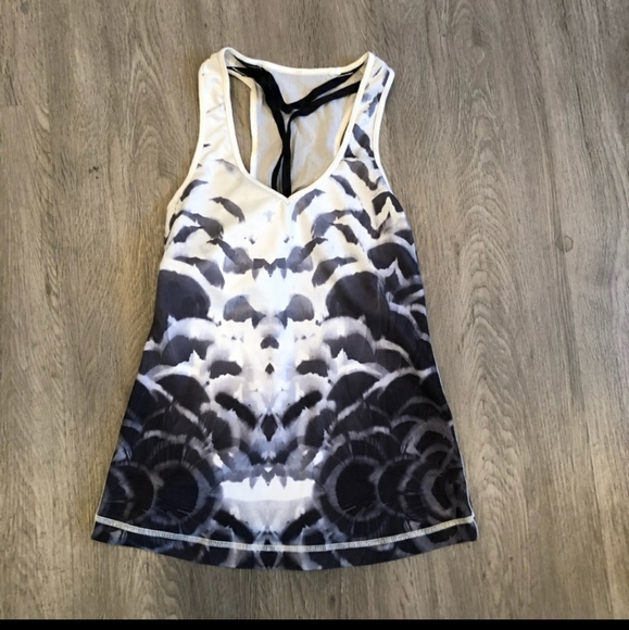 Lululemon tank - Picture 3 of 3